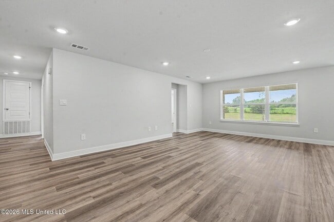 Photo - 107 Mill St