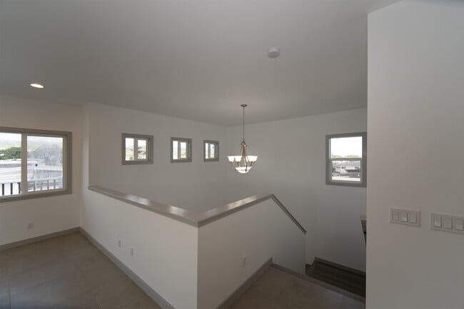 Photo - 733 Hoopai St