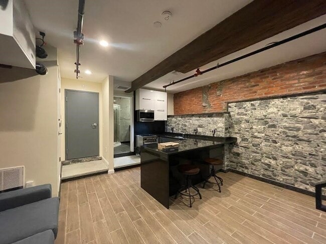 Photo - 1028 Commonwealth Ave Unidad 104