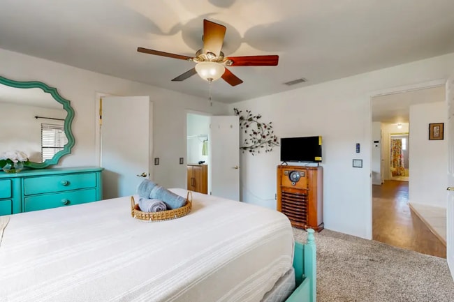 Photo - 2311 S Rock Crusher Rd House