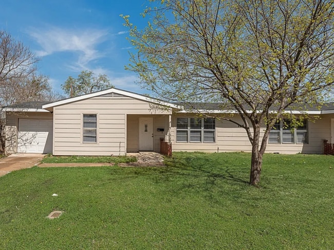 Building Photo - 165 Eisenhower Blvd