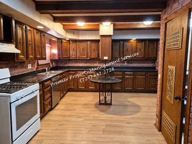 3811 Sunflower Rd