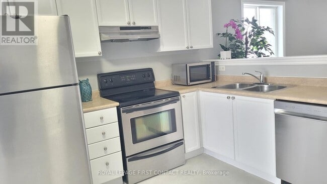 Photo - 82 Shalom Way