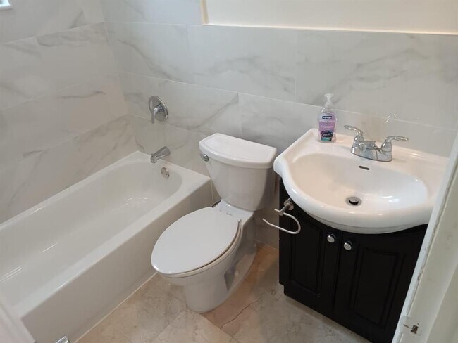 Photo - 6300 SW 41st Pl