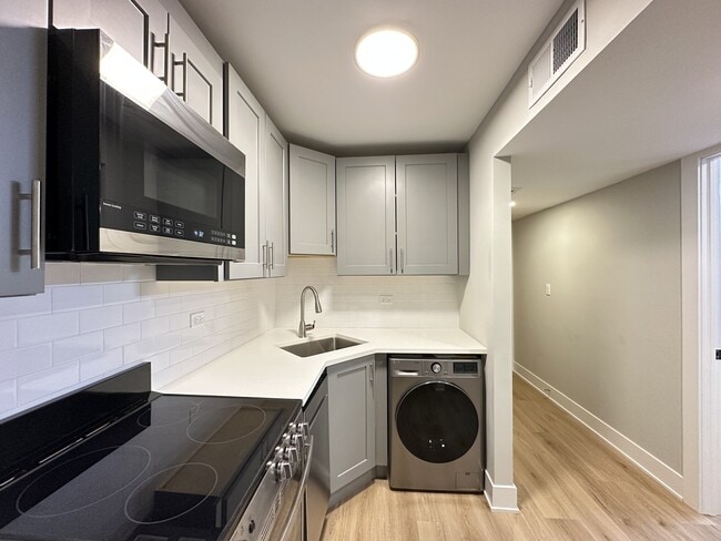 Photo - 1225 N La Salle Dr Unit J00W