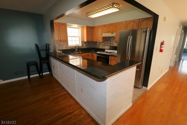 Building Photo - 66 Milford Ave