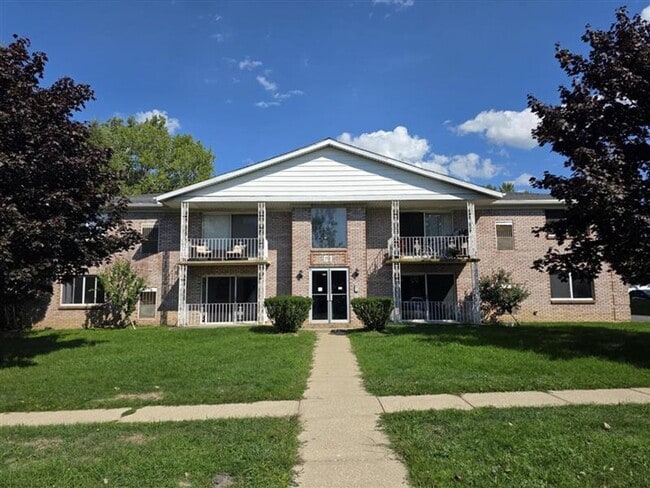 Building Photo - 2-Bedroom, 1-Bath Unit 61-2 Rental