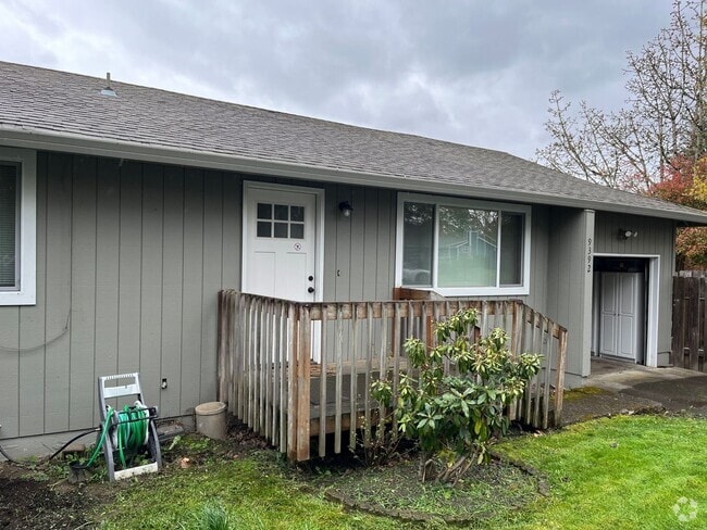 Building Photo - JKC2148 (HOLD FUNDS WO#21497-1, 21498-1) Unit 9392 Rental