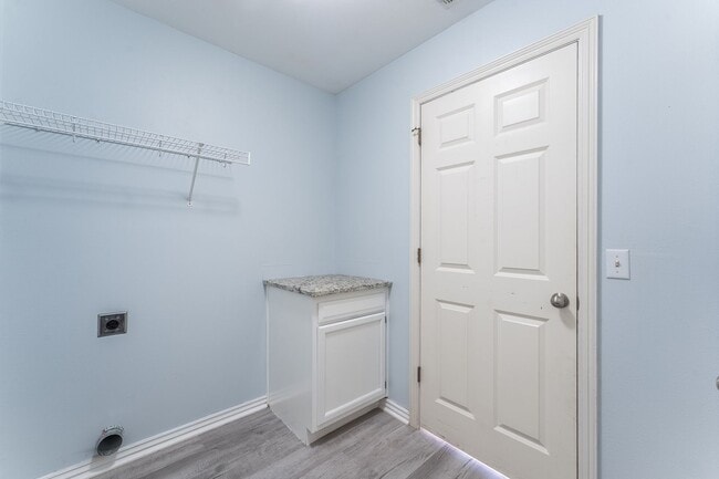 Photo - Cozy 3 Bedroom, 2 Bathroom Home with Firep...