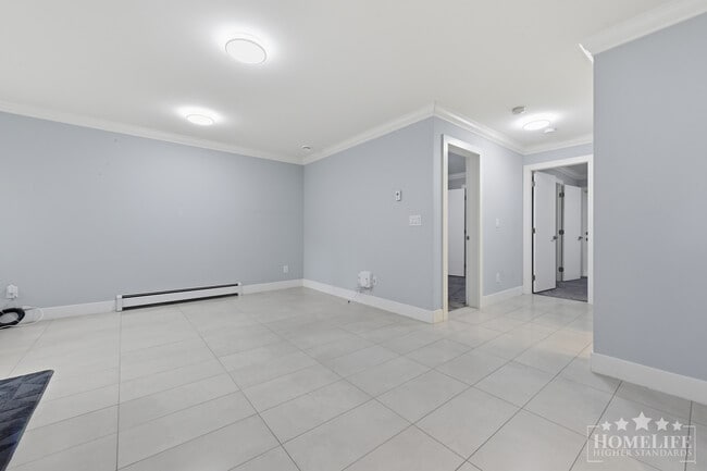 Photo - 2 Bed, 1 Bath Basement Suite for Rent in Sullivan/Panorama! Unité Basement