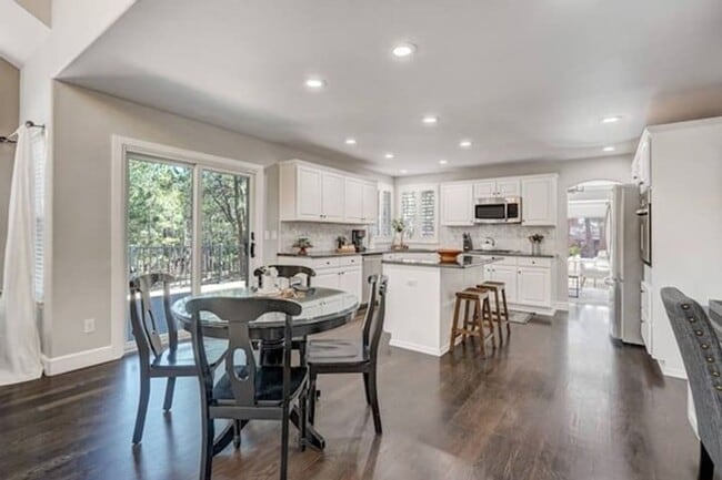 Building Photo - 15585 Timberside Ct Rental