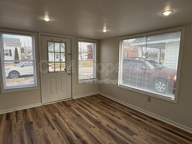 Photo - 1125 N Bell St