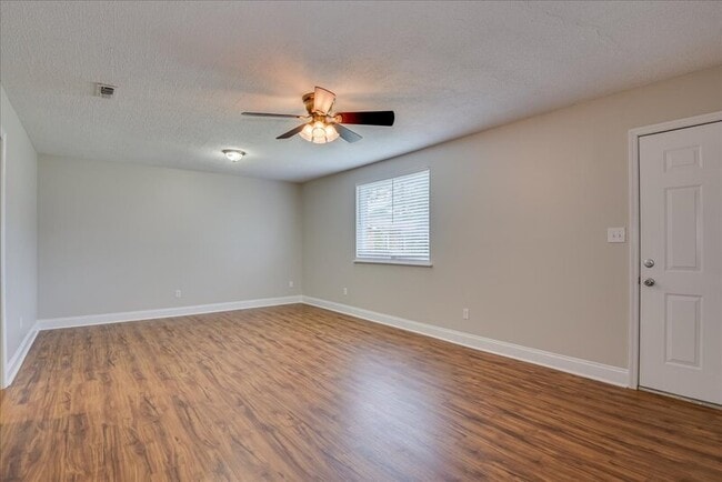 Photo - 608 Cedarwood Ct