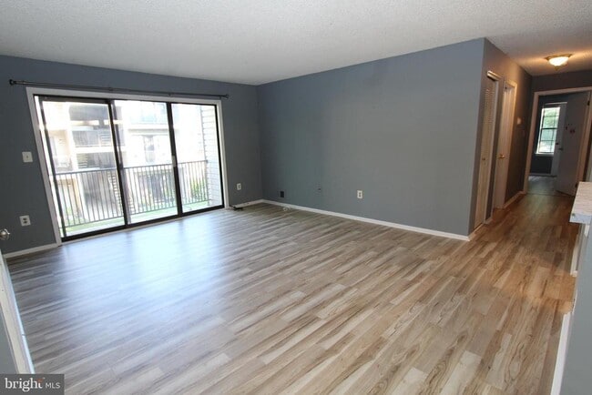 Photo - 8 Joyner Ct