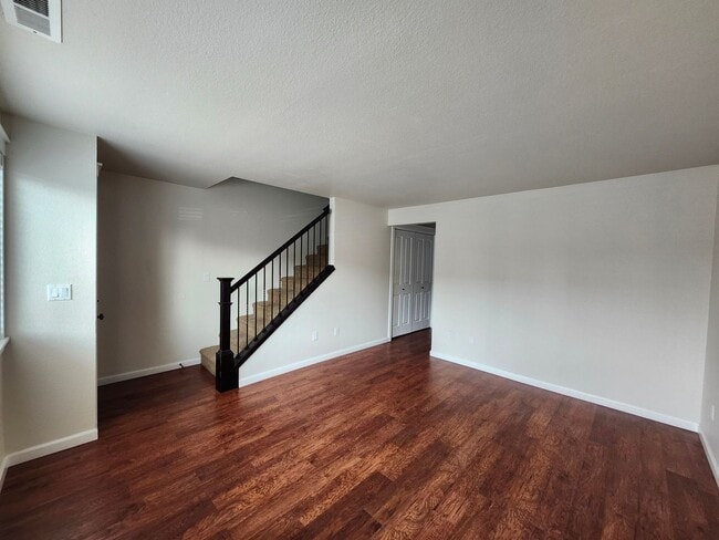 $500 off First Month's Rent- Updated Townh... - $500 off First Month's Rent- Updated Townh...