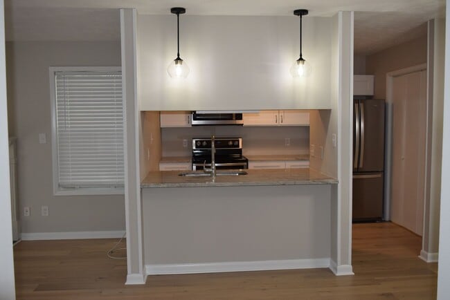 Building Photo - Bartons Landing Condo Unit 4