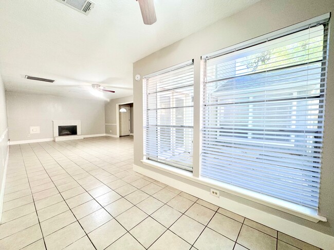 10827 Sugar Hill Dr
