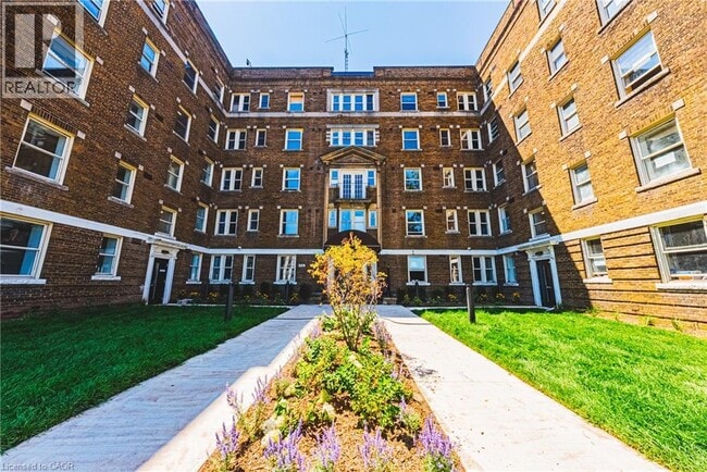 Photo - 325 James St S Unit 208