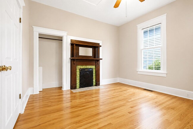 Photo - 1011 Gratz St