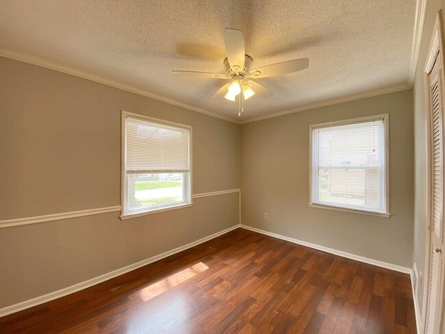 Photo - Beautiful 3 bedroom Prairie Village Home!