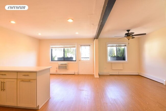 Photo - 336 Howe Ave