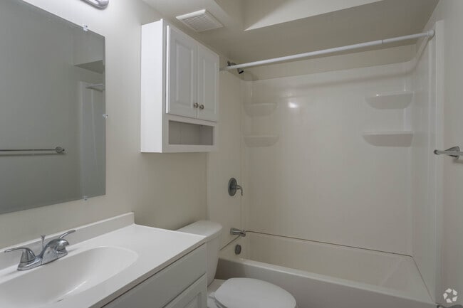 Studio 445SF - Woodside Terrace Apartments