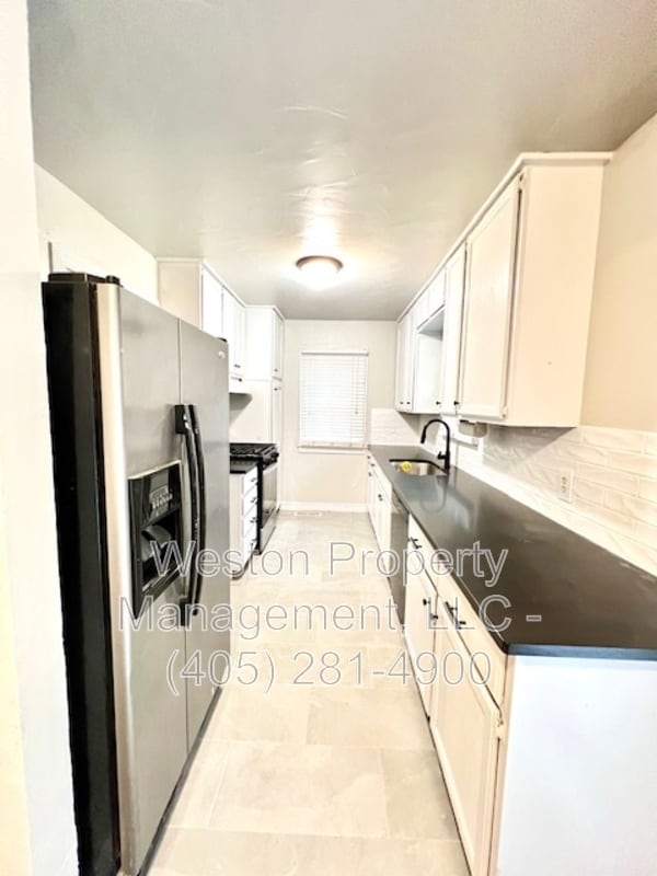 2725 NW 64th St
