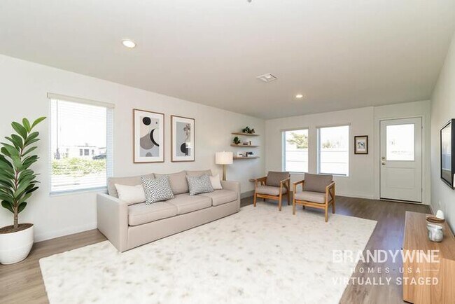 Photo - 1513 Mahogany Ln