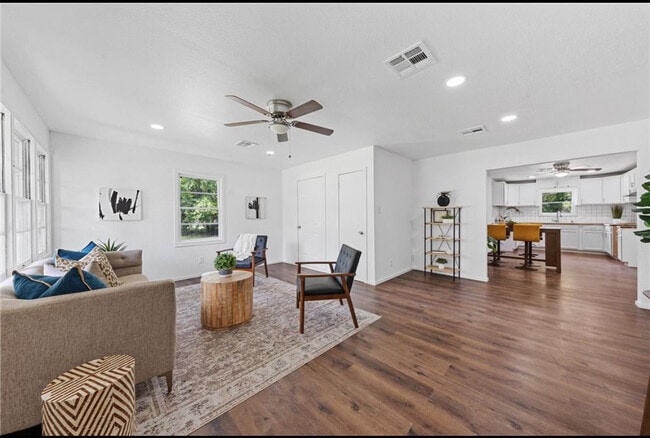 Photo - 1133 Lawrence Dr