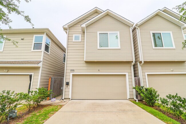 Photo - 2307 Clementine St