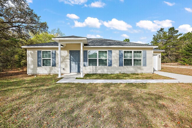 Beautifully Updated 3 Bedroom House - Beautifully Updated 3 Bedroom House