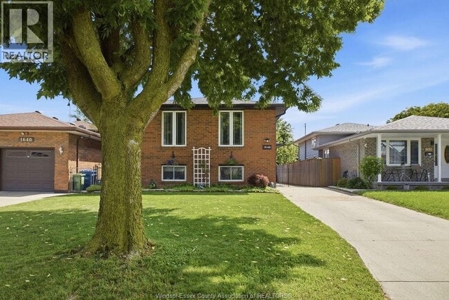 Photo - 1646 Langlois Ave