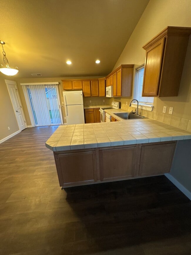 Photo - 3 Bedroom 2 Bath in a Peaceful Neighborhood