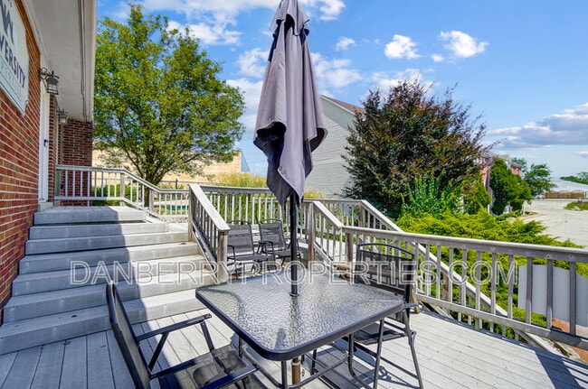 Photo - 1133 N Byrne Rd