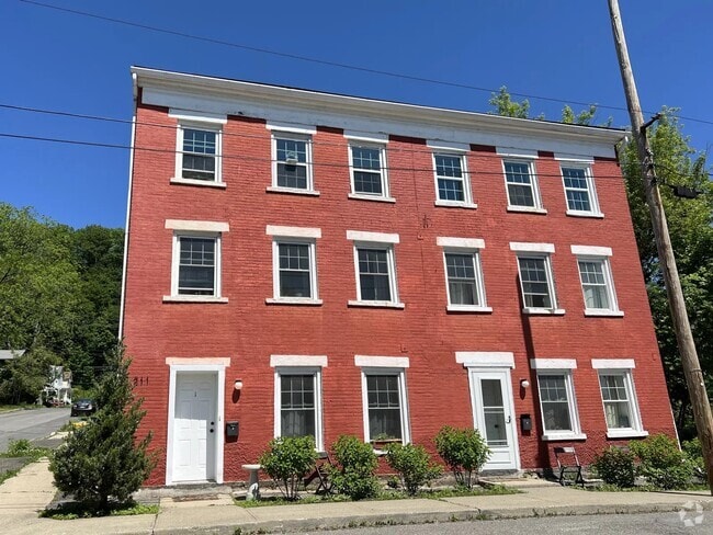 Building Photo - 211 Catherine St Unit 211 Rental