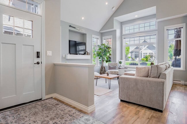 Building Photo - 2450 Radio Tower Rd Unit SI ID1521984P