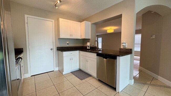 Photo - 9683 Hollyhill Drive