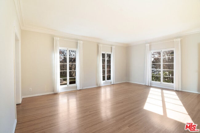 Photo - 1215 S Alfred St