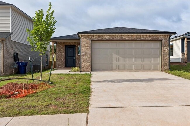 Building Photo - 1221 Colt Dr