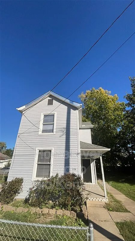 Building Photo - 2228 Elmo Ave