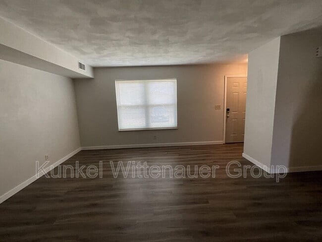 Photo - 1975 Nathan Ave Unidad 1975 #2 Nathan