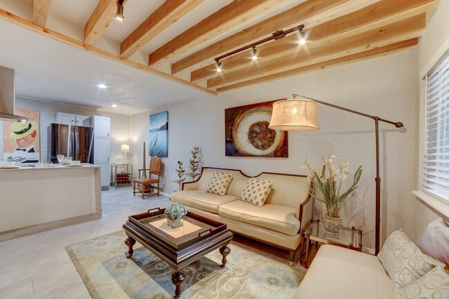 Building Photo - Fully furnished condo unit - all bills paid