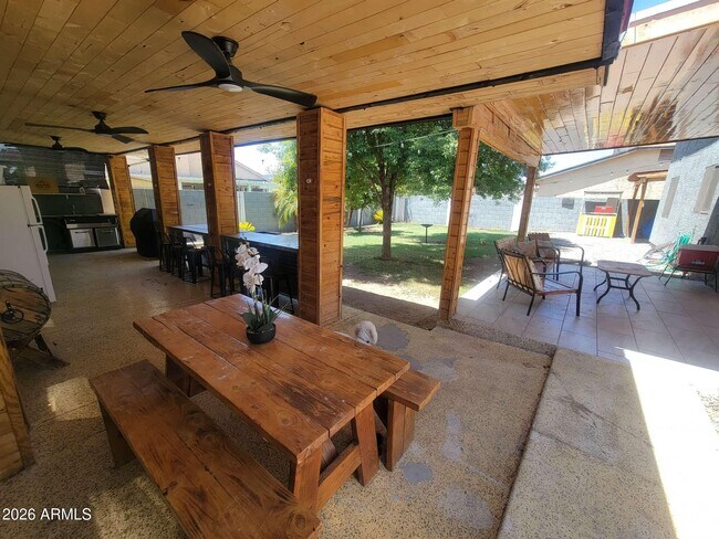 Photo - 2530 N 87th Ave