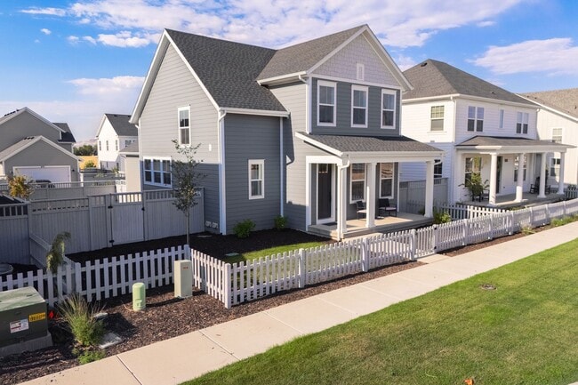 882 Caroline Dr