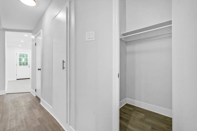 Photo - Spacious and Bright Renovated Parlour 2 BR/1BA with  Exclusive Backyard Access