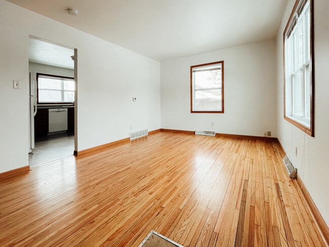 Photo - 921 Rainbow Dr