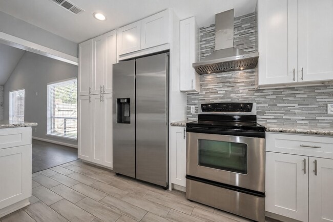 Photo - 319 Gentilly Dr
