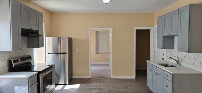 Building Photo - 10 Union St Unit 1L