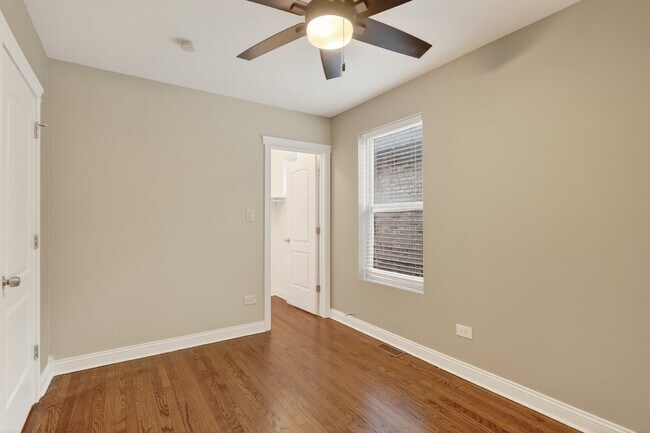 Photo - 7433 S Perry Ave