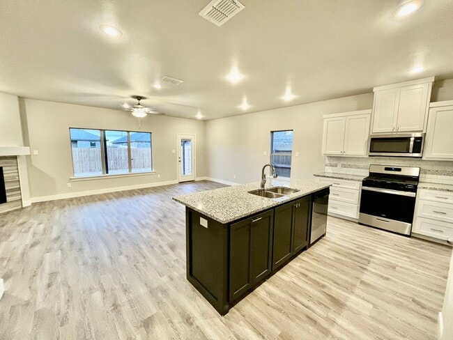 Photo - Pre-Leasing 2026 4bed 2 bath - Frenship ISD